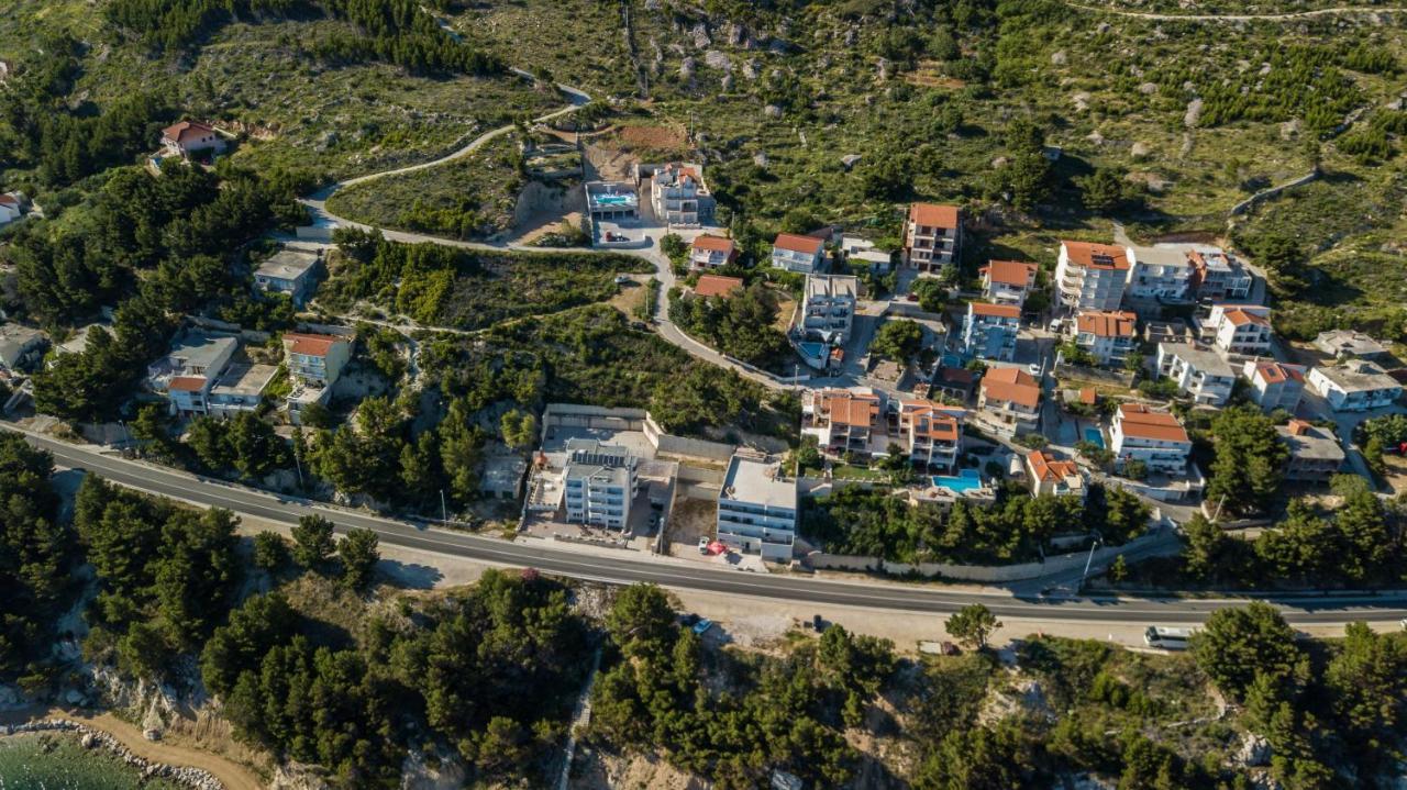 Apartments Pusic Omis Exterior photo